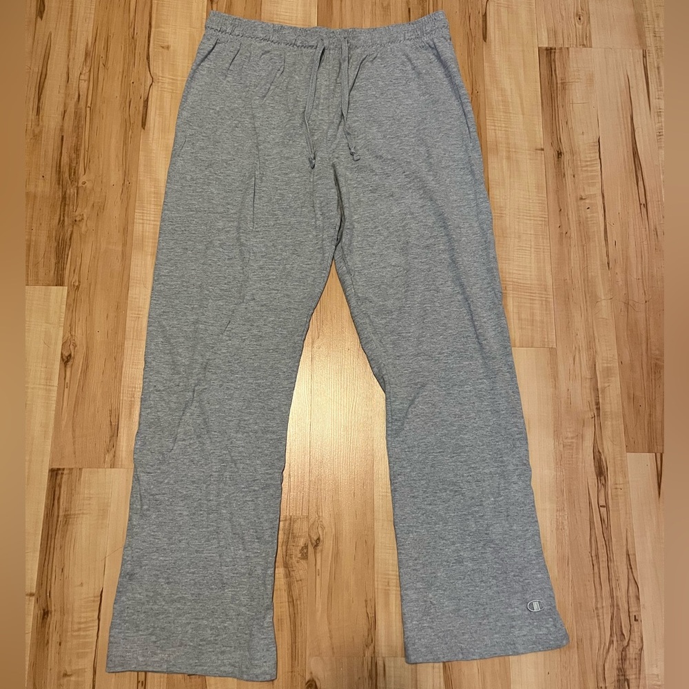 Champion Women’s size Large heather gray sweatpants